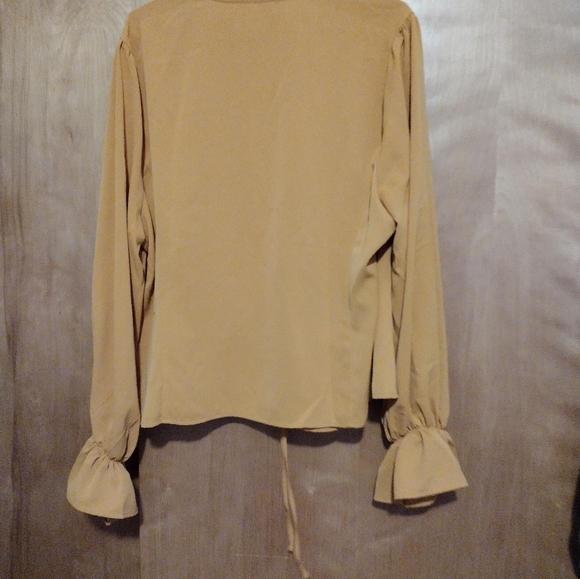 Wrapped blouse - Picture 3 of 13